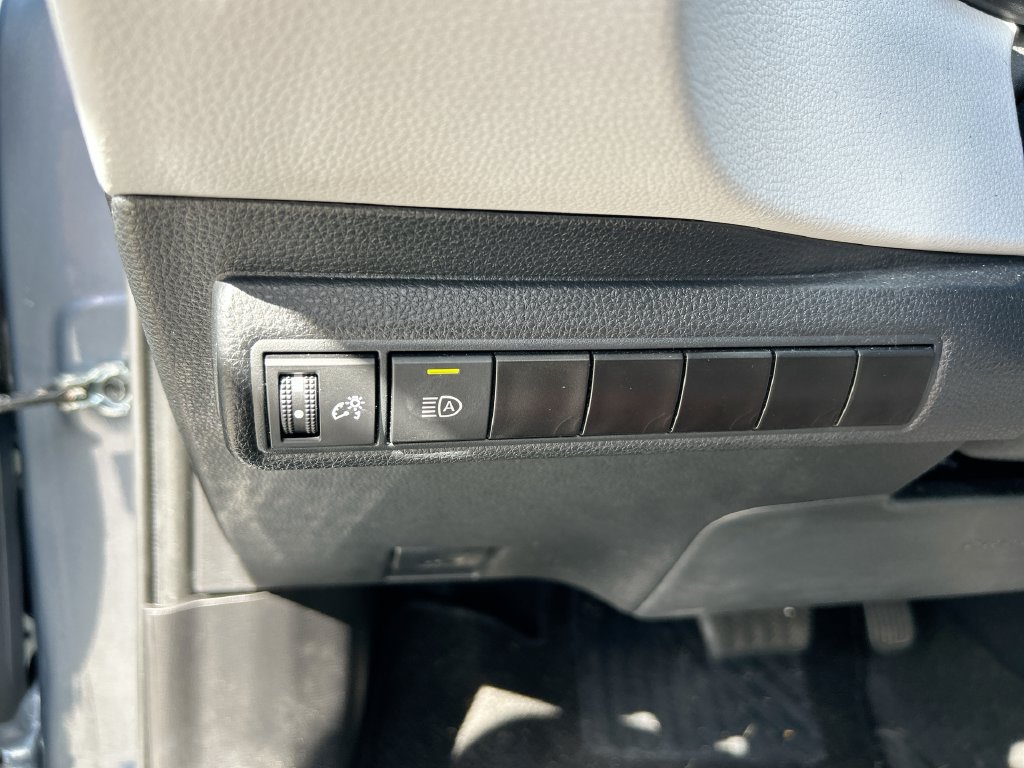 Used 2024 Toyota Corolla SE FWD image 13
