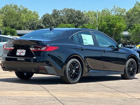 New 2026 Toyota Camry SE w/ Convenience Package FWD image 4