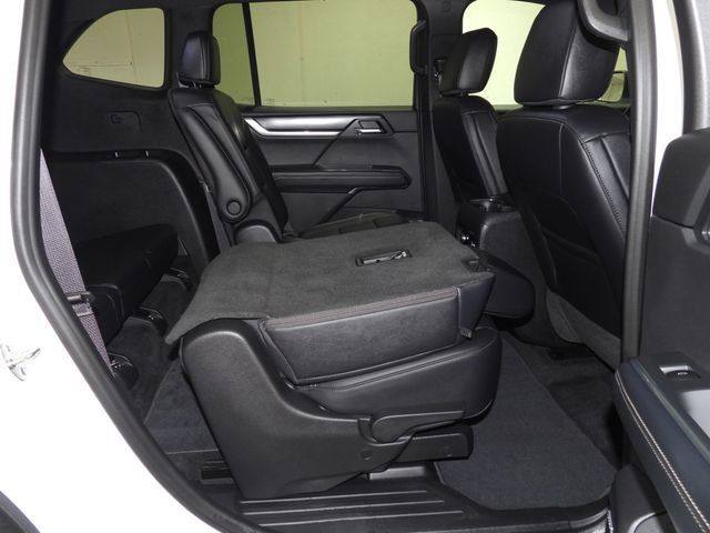 Certified 2026 GMC Acadia Elevation w/ Elevation Premium Package AWD/4WD image 50