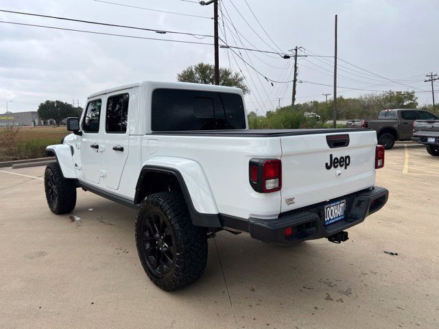 Used 2025 Jeep Gladiator Sport AWD/4WD image 6
