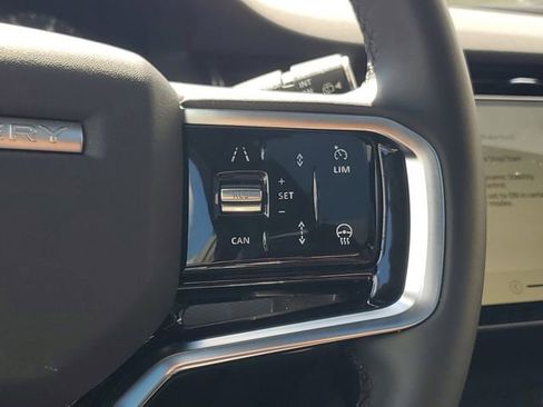 Certified 2025 Land Rover Discovery Sport Dynamic SE image 29