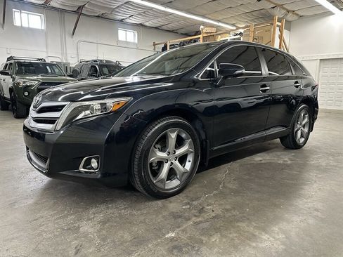 Used 2013 Toyota Venza Limited w/ Tow Prep Pkg AWD/4WD image 6