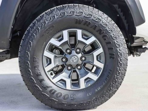 Used 2023 Toyota Tacoma TRD Off-Road image 11