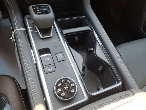 New 2025 Nissan Pathfinder Platinum w/ Cargo Package image 9