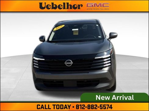 Used 2025 Nissan Kicks SV FWD image 2
