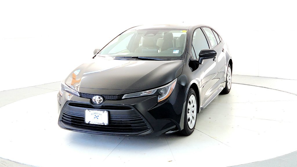 New 2027 Toyota Corolla LE FWD image 2
