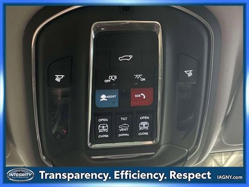 Used 2023 Jeep Grand Cherokee L Limited AWD/4WD image 33