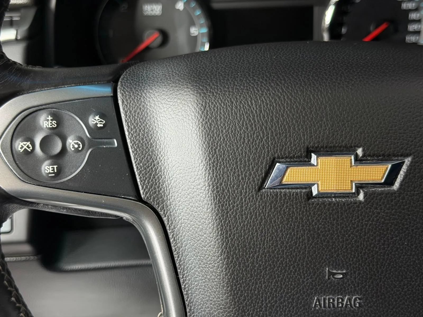 Used 2015 Chevrolet Suburban LT RWD image 40