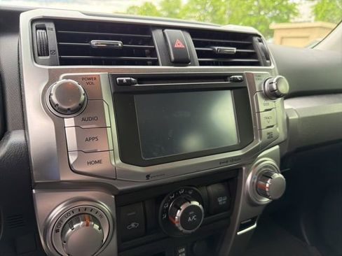 Used 2018 Toyota 4Runner SR5 Premium image 12