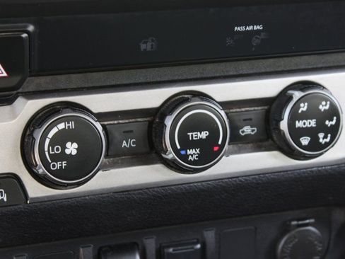 Used 2020 Toyota Tacoma SR5 image 25