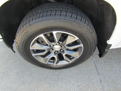 Used 2023 Chevrolet Silverado 1500 LT image 9