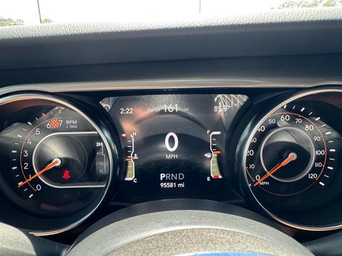 Used 2020 Jeep Wrangler Unlimited Sahara AWD/4WD image 14