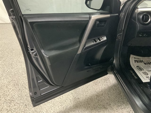 Used 2018 Toyota RAV4 LE w/ All Weather Liner Package AWD/4WD image 15
