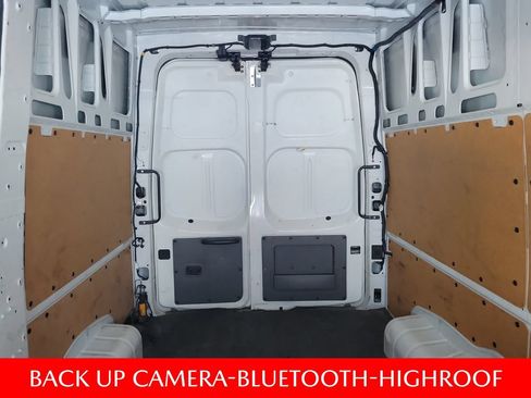 Certified 2019 Nissan NV 2500 SV RWD image 18