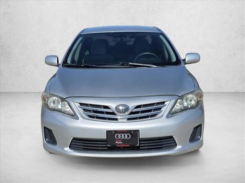 Used 2013 Toyota Corolla LE image 2