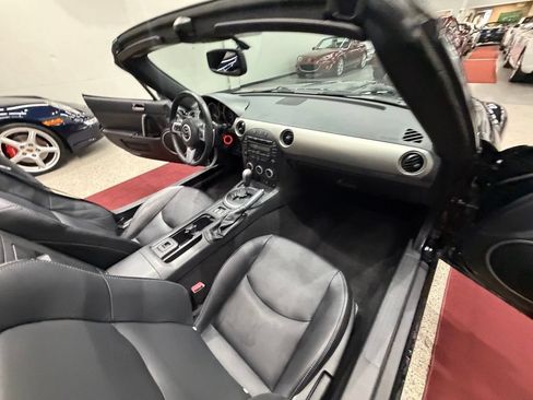 Used 2012 MAZDA MX-5 Miata Grand Touring w/ Premium Pkg RWD image 23