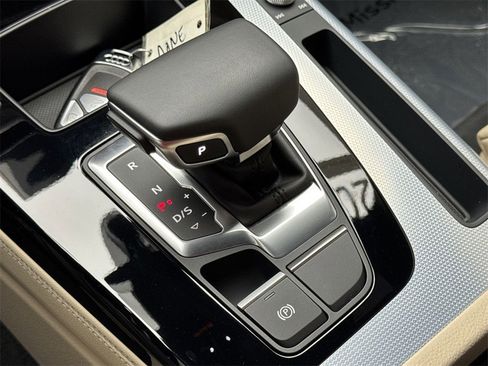 Certified 2025 Audi Q5 2.0T Premium Plus w/ Premium Plus Package image 20