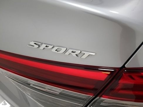 Used 2023 Honda Civic Sport image 8