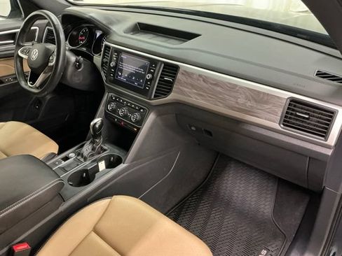 Used 2021 Volkswagen Atlas Cross Sport SE FWD image 19