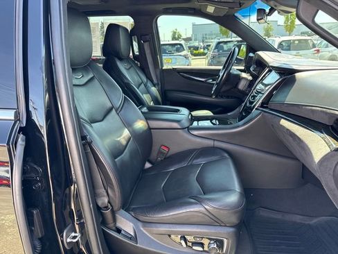 Used 2019 Cadillac Escalade ESV Platinum AWD/4WD image 9