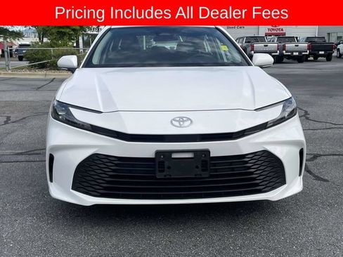 Used 2025 Toyota Camry LE FWD image 8