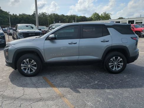 Used 2026 Chevrolet Equinox LT FWD image 8