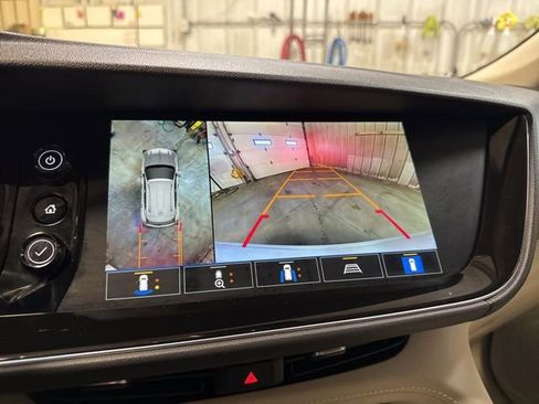 Used 2023 Buick Envision Avenir image 19