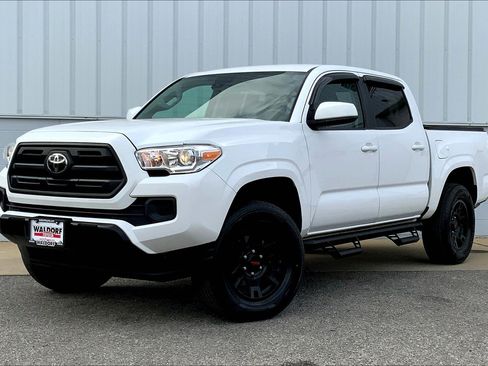 Used 2019 Toyota Tacoma SR AWD/4WD image 2