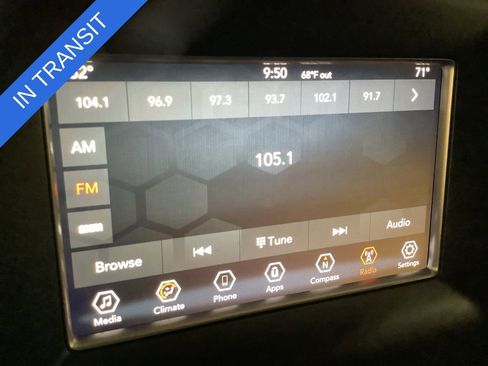 Used 2018 Jeep Grand Cherokee Laredo AWD/4WD image 31