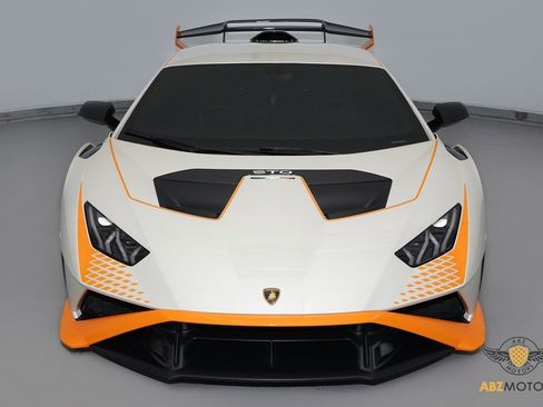 Used 2022 Lamborghini Huracan STO image 4