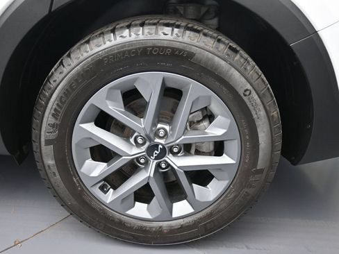 Used 2024 Kia Telluride LX AWD/4WD image 15