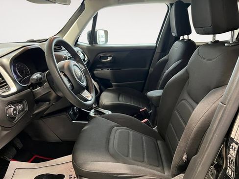 Used 2021 Jeep Renegade Latitude AWD/4WD image 7