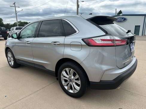 Used 2022 Ford Edge Titanium w/ Equipment Group 301A image 4