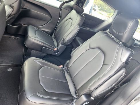 New 2026 Chrysler Pacifica Select w/ S Appearance Package image 7