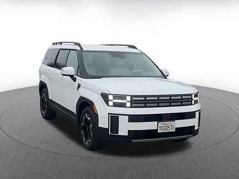 Used 2025 Hyundai Santa Fe SEL image 3