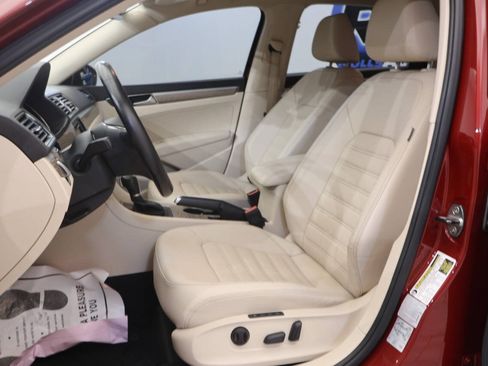 Used 2016 Volkswagen Passat 1.8T SEL Premium FWD image 12