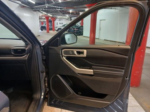 Used 2021 Ford Explorer XLT w/ Equipment Group 202A image 45