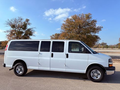Used 2016 Chevrolet Express 3500 LT w/ LT Preferred Equipment Group image 41