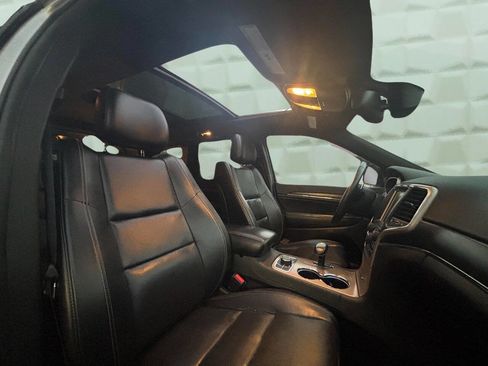 Used 2015 Jeep Grand Cherokee Limited w/ Luxury Group II image 19