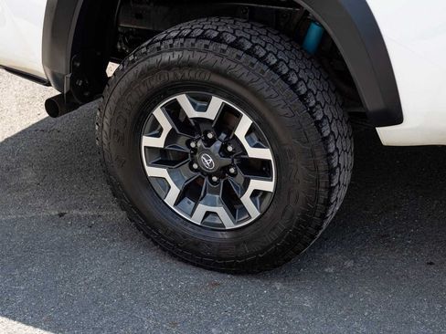 Used 2021 Toyota Tacoma TRD Off-Road AWD/4WD image 9
