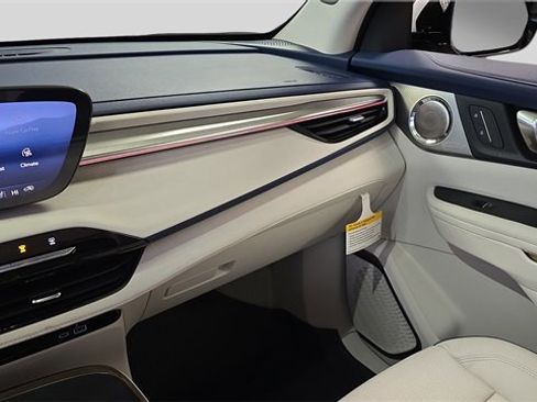 New 2026 Buick Enclave Avenir w/ Super Cruise Package image 25