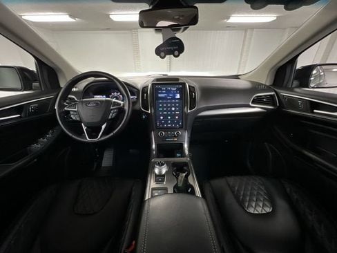 Used 2024 Ford Edge Titanium image 19