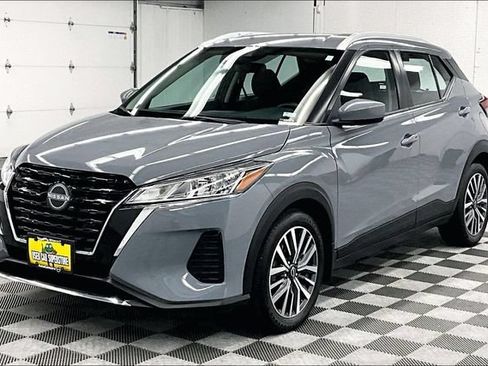 Used 2023 Nissan Kicks SV FWD image 12