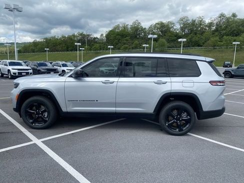 New 2025 Jeep Grand Cherokee L Limited w/ Luxury Tech Group II image 4