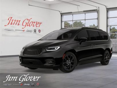 New 2026 Chrysler Pacifica Select