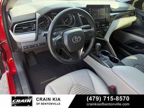 Used 2022 Toyota Camry SE FWD image 9