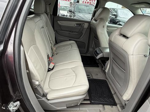 Used 2015 Chevrolet Traverse LT image 17