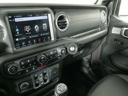 Used 2021 Jeep Wrangler Unlimited Sahara image 44