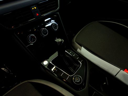 Used 2023 Volkswagen Taos S image 19