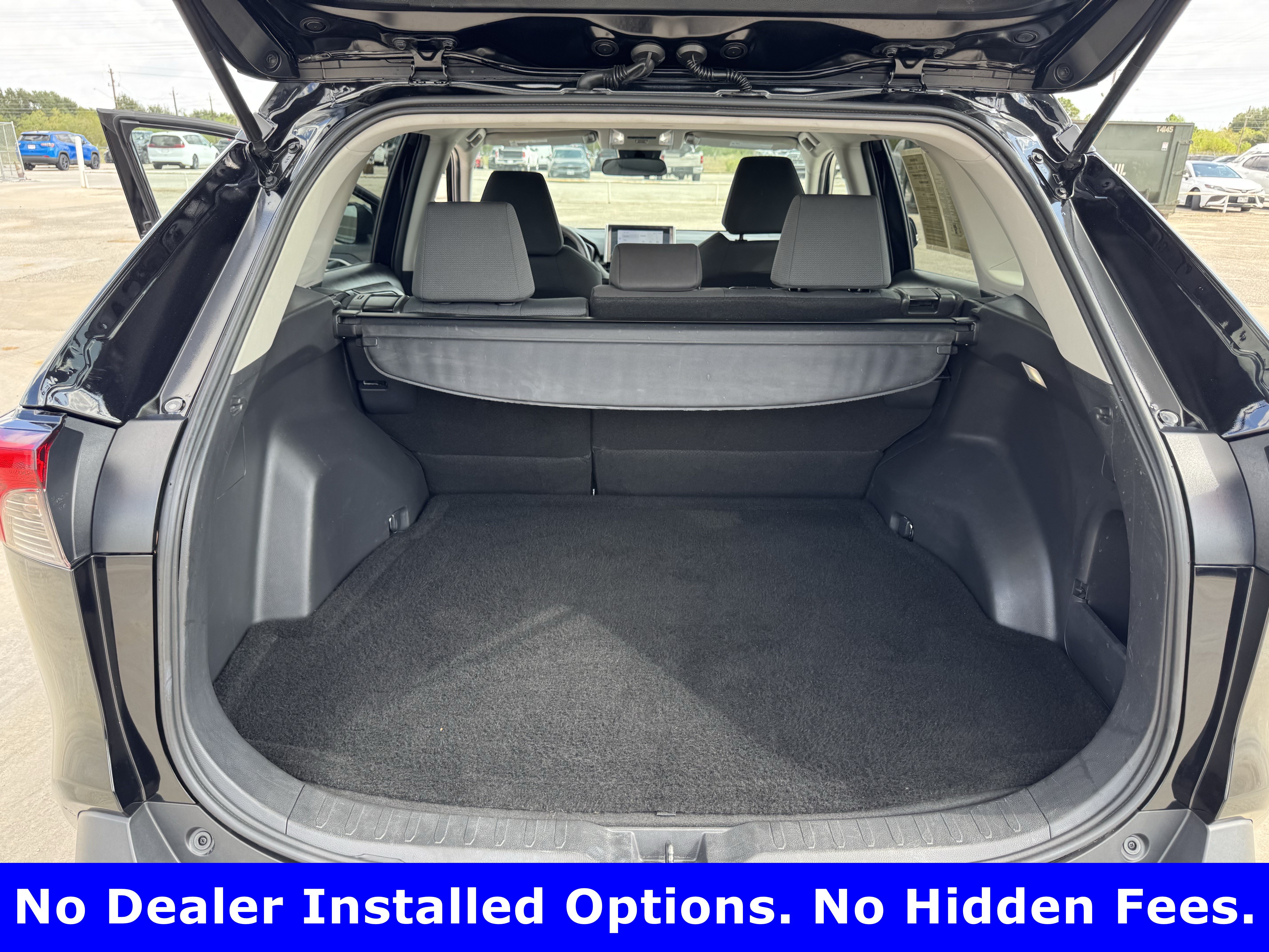 Used 2025 Toyota RAV4 XLE FWD image 25